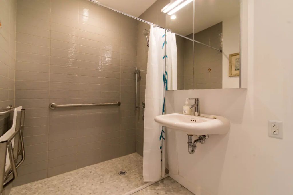 Photo of Bathroom in Frontenac