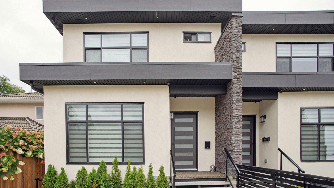 Photo of Outdoor in Central Lonsdale