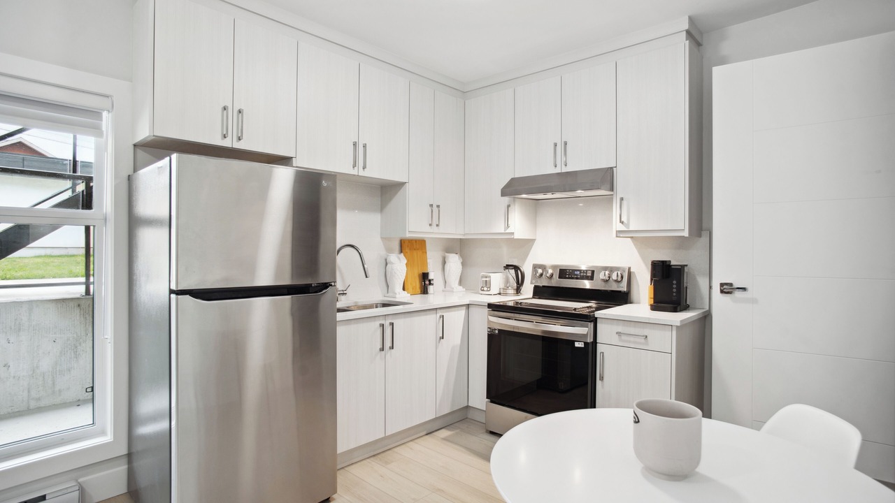 Photo of Kitchen in Central Lonsdale