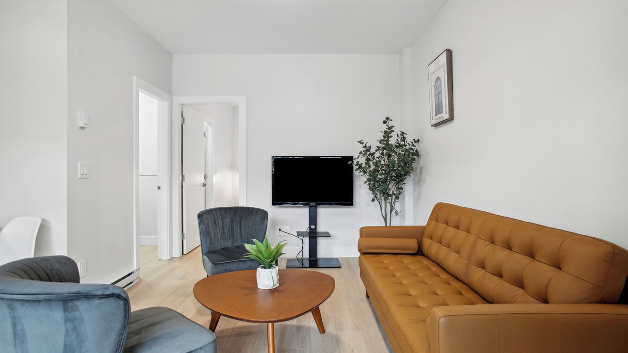 Photo of Livingroom in Central Lonsdale