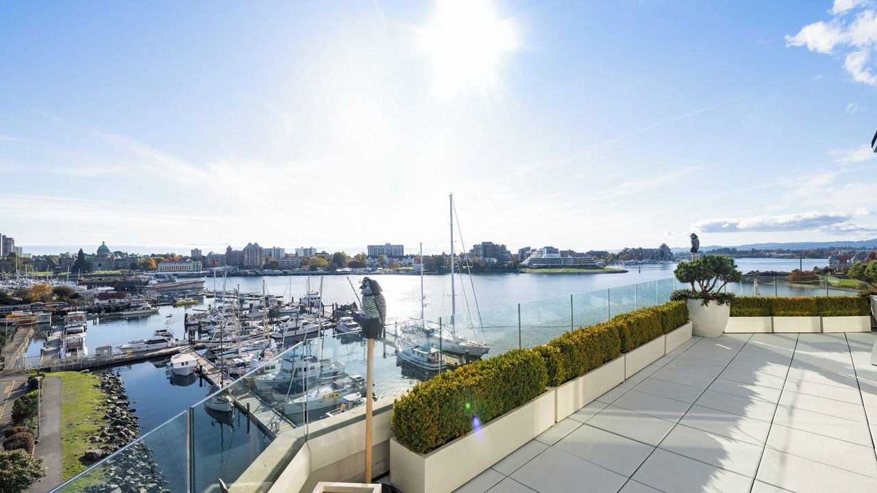 Photo of Patio Balcony in Inner Harbour