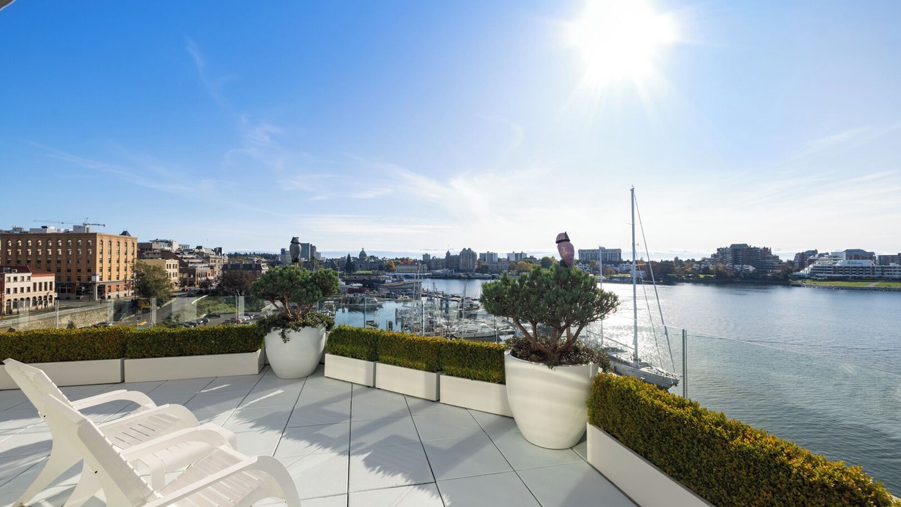 Photo of Patio Balcony in Inner Harbour