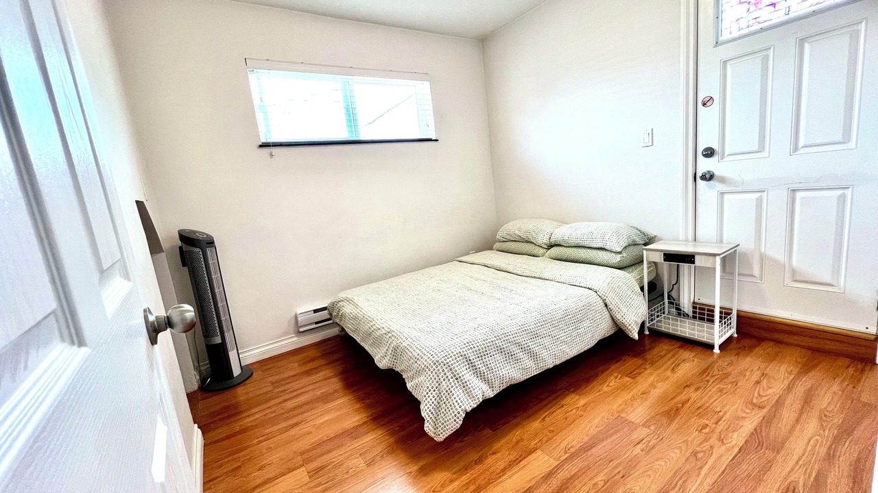 Photo of Bedroom in Renfrew-Collingwood