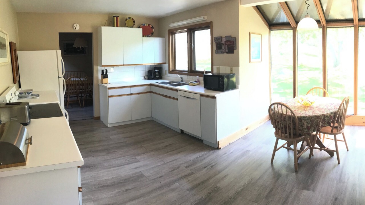 Photo of Kitchen in Honey Harbour