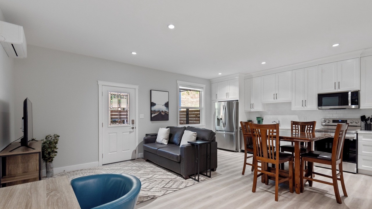 Photo of Livingroom in North Cowichan
