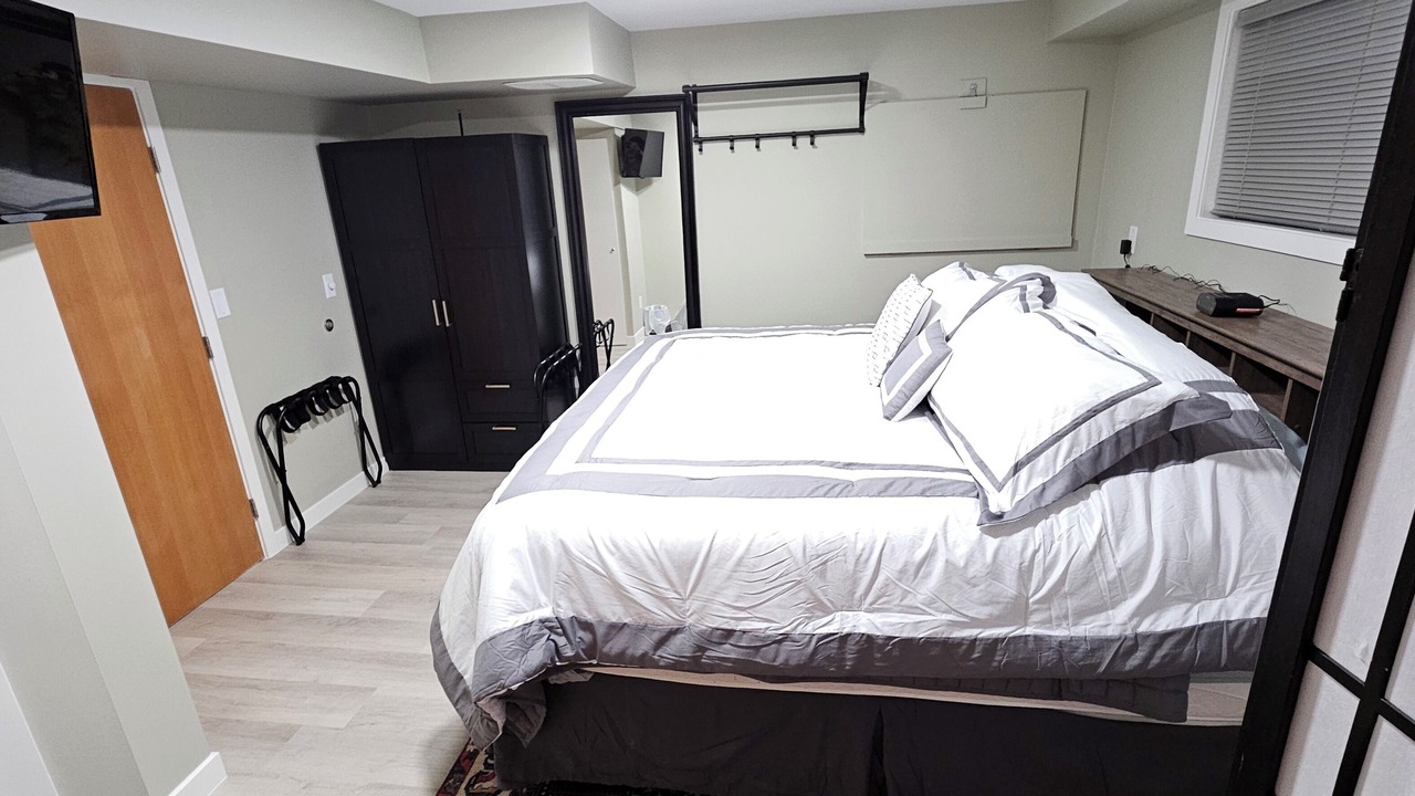 Photo of Bedroom in South Pandosy
