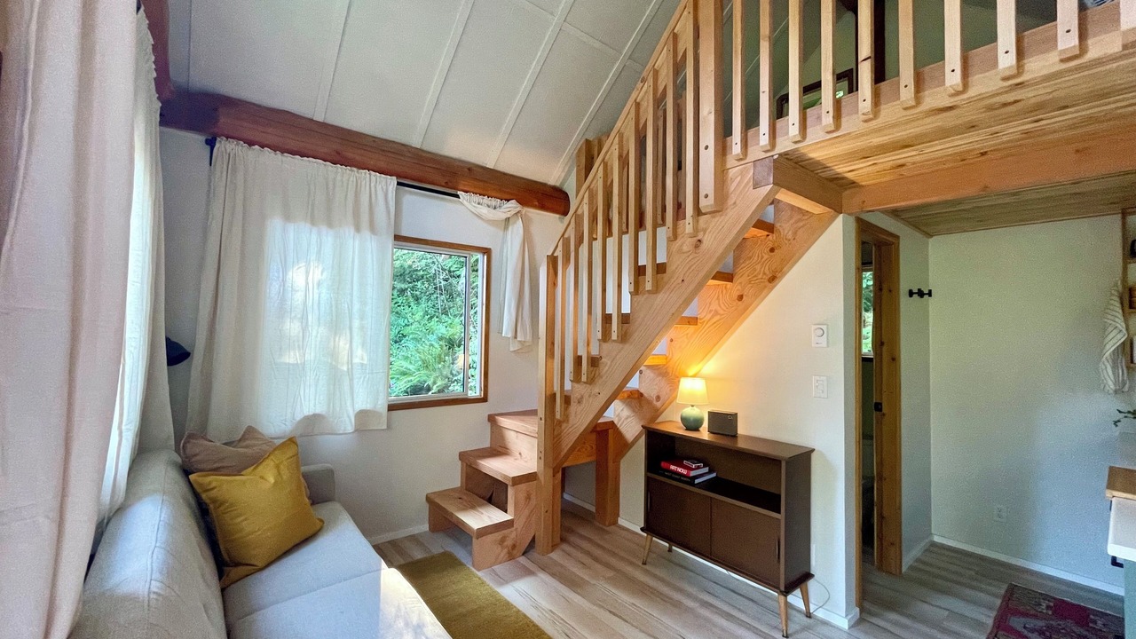 Photo of Livingroom in Roberts Creek