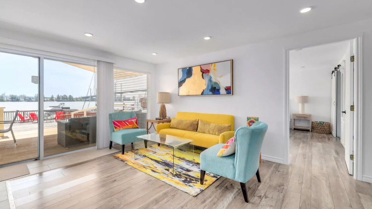 Photo of Livingroom in Maple Ridge