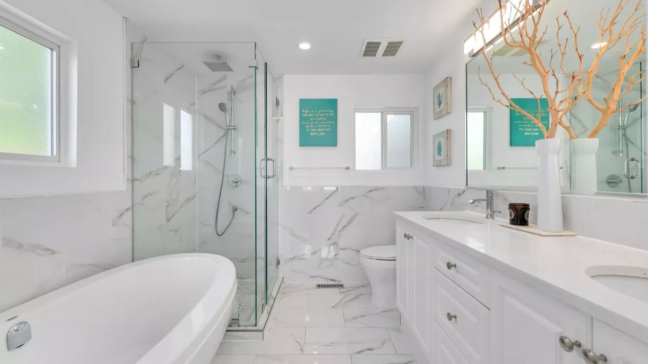 Photo of Bathroom in Maple Ridge