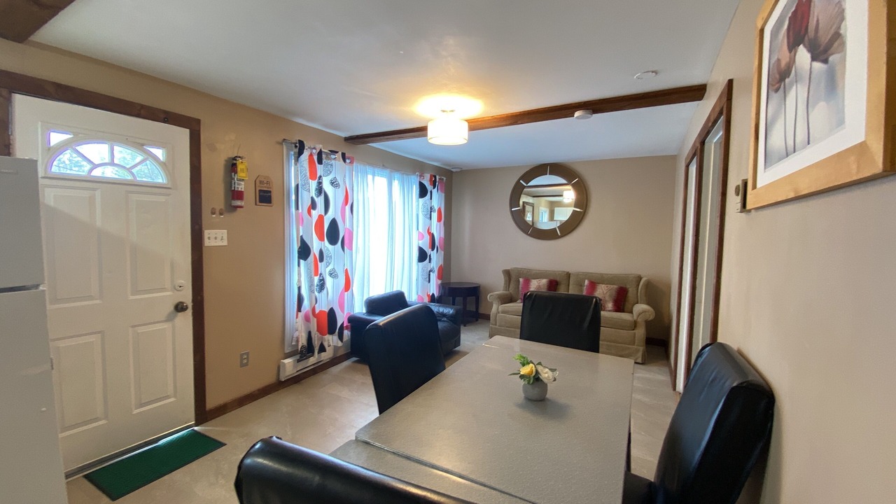 Photo of Livingroom in Wasaga Beach