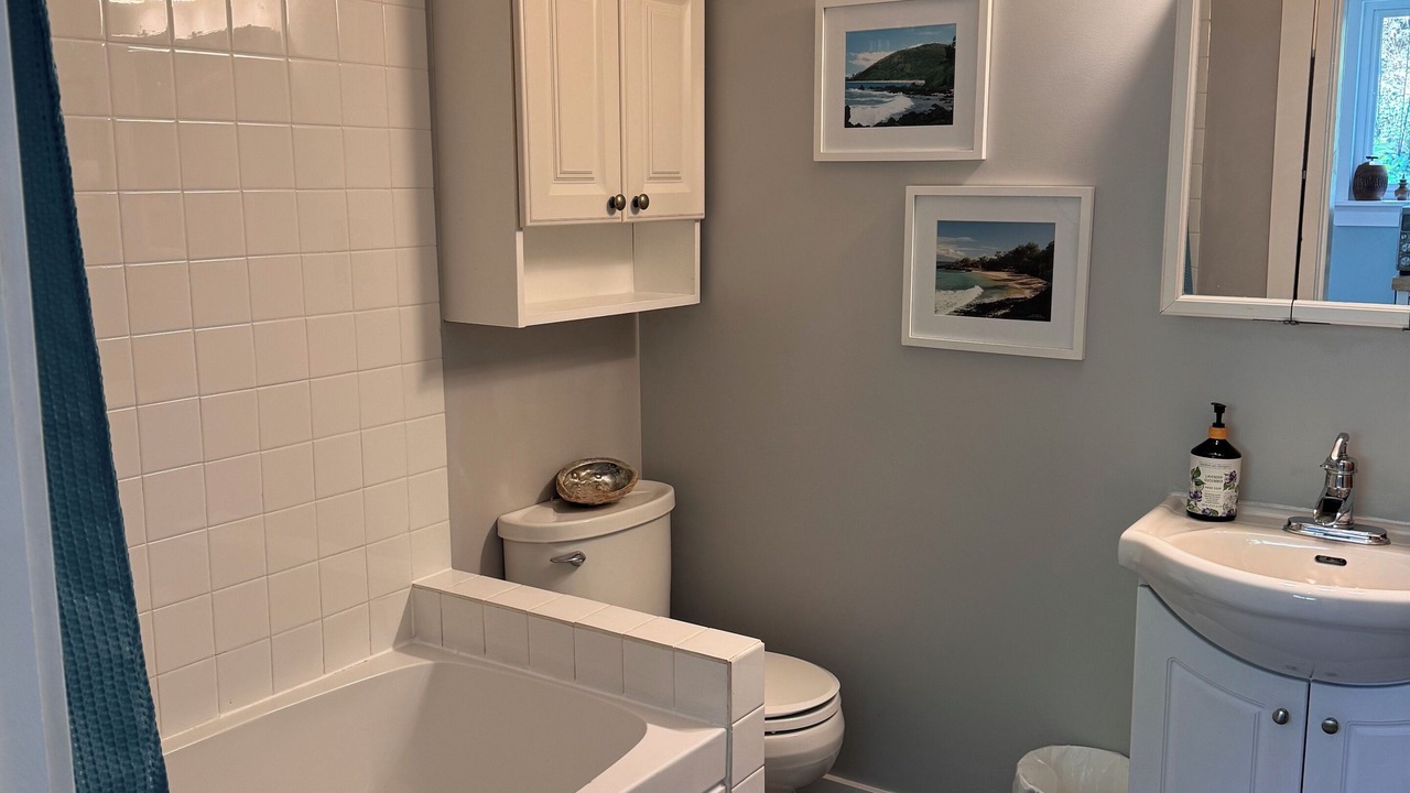 Photo of Bathroom in Metchosin
