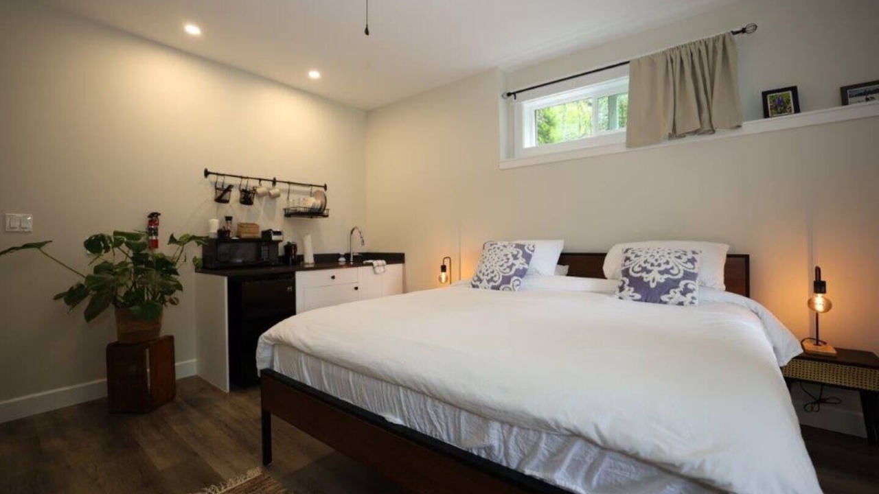 Photo of Bedroom in Roberts Creek