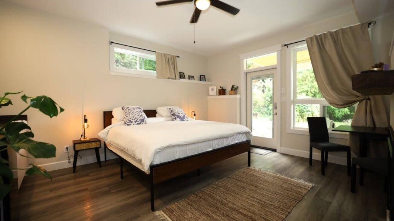 Photo of Bedroom in Roberts Creek