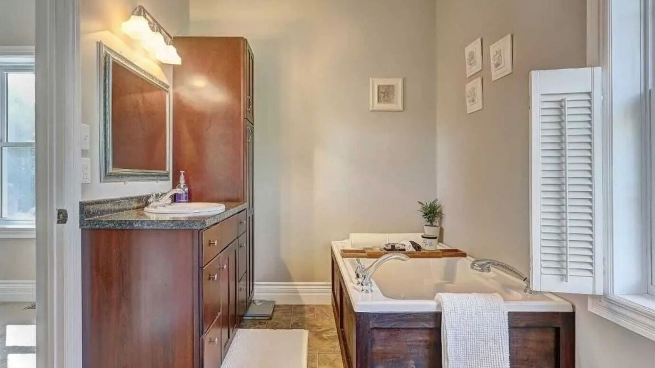 Photo of Bathroom in Cramahe