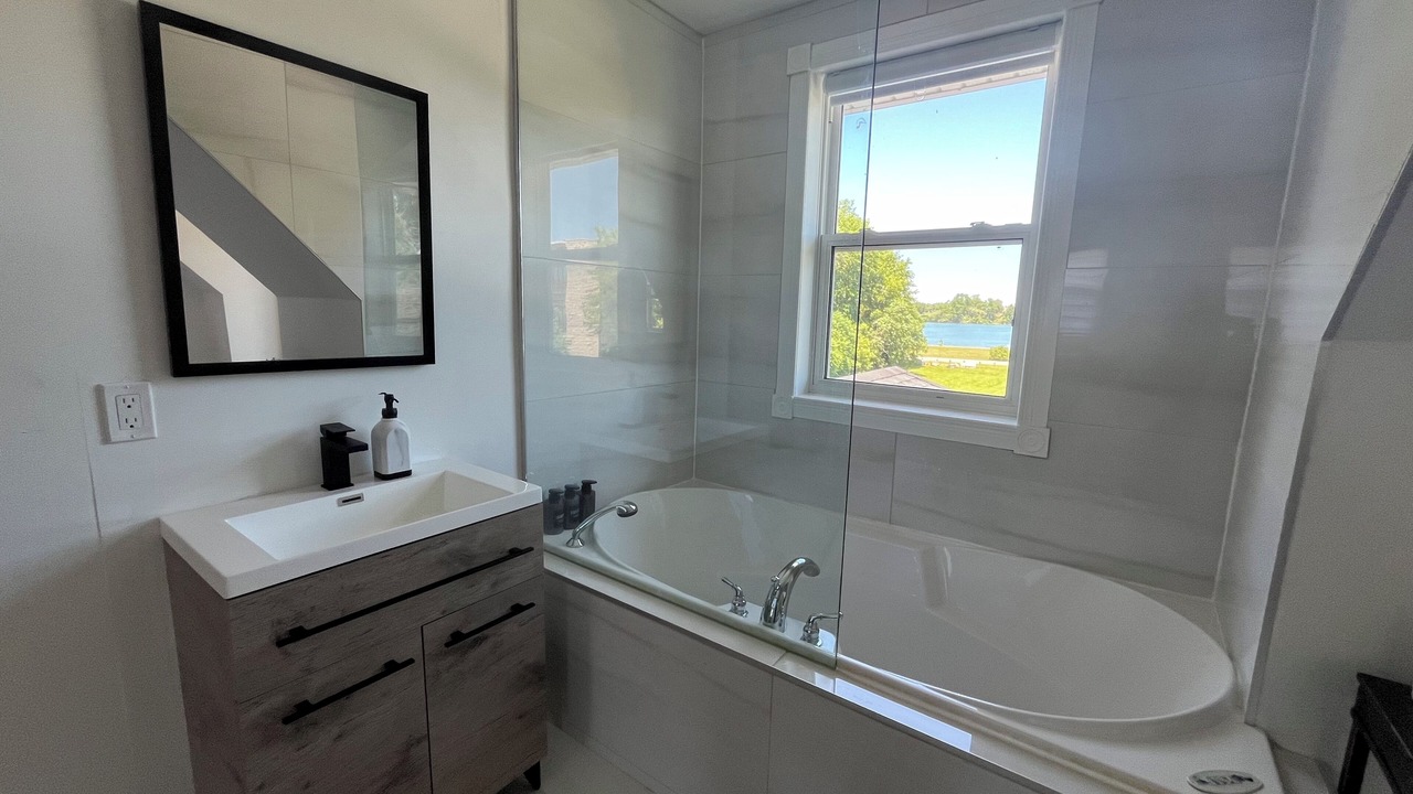 Photo of Bathroom in Niagara-on-the-Lake