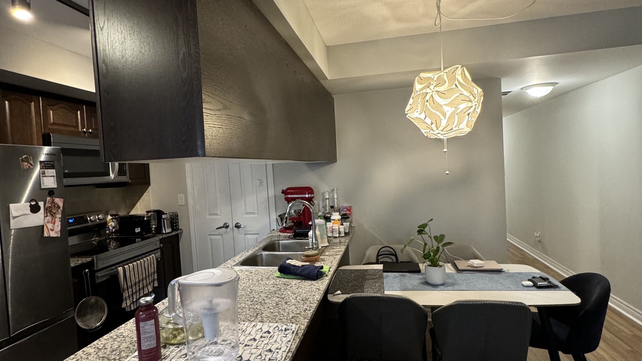 Photo of Kitchen in Thorncliffe Park