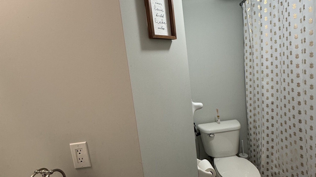Photo of Bathroom in Thorncliffe Park