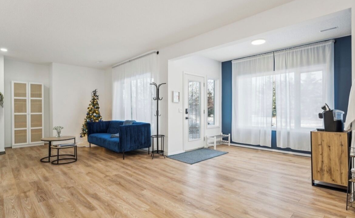 Photo of Livingroom in Cochrane