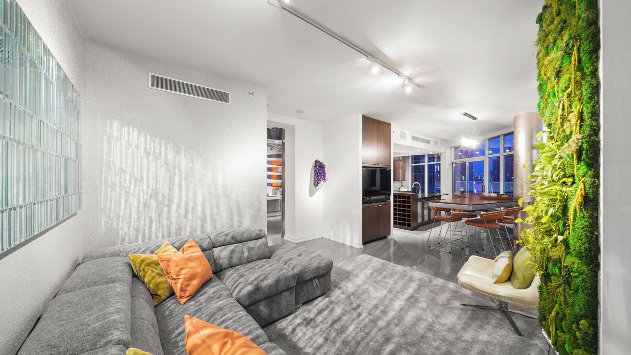 Photo of Livingroom in Crosstown
