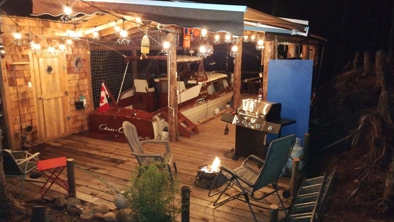 Photo of Patio Balcony in Juan de Fuca Electoral Area