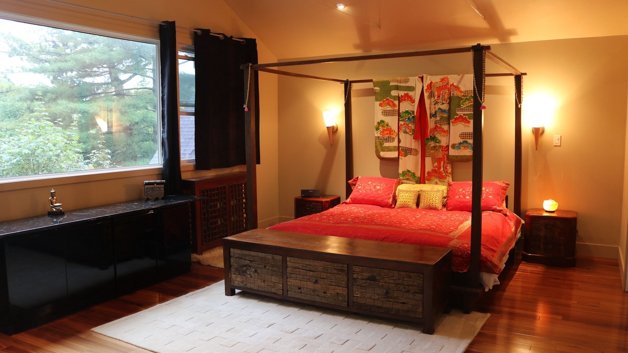 Photo of Bedroom in Birch Cliff