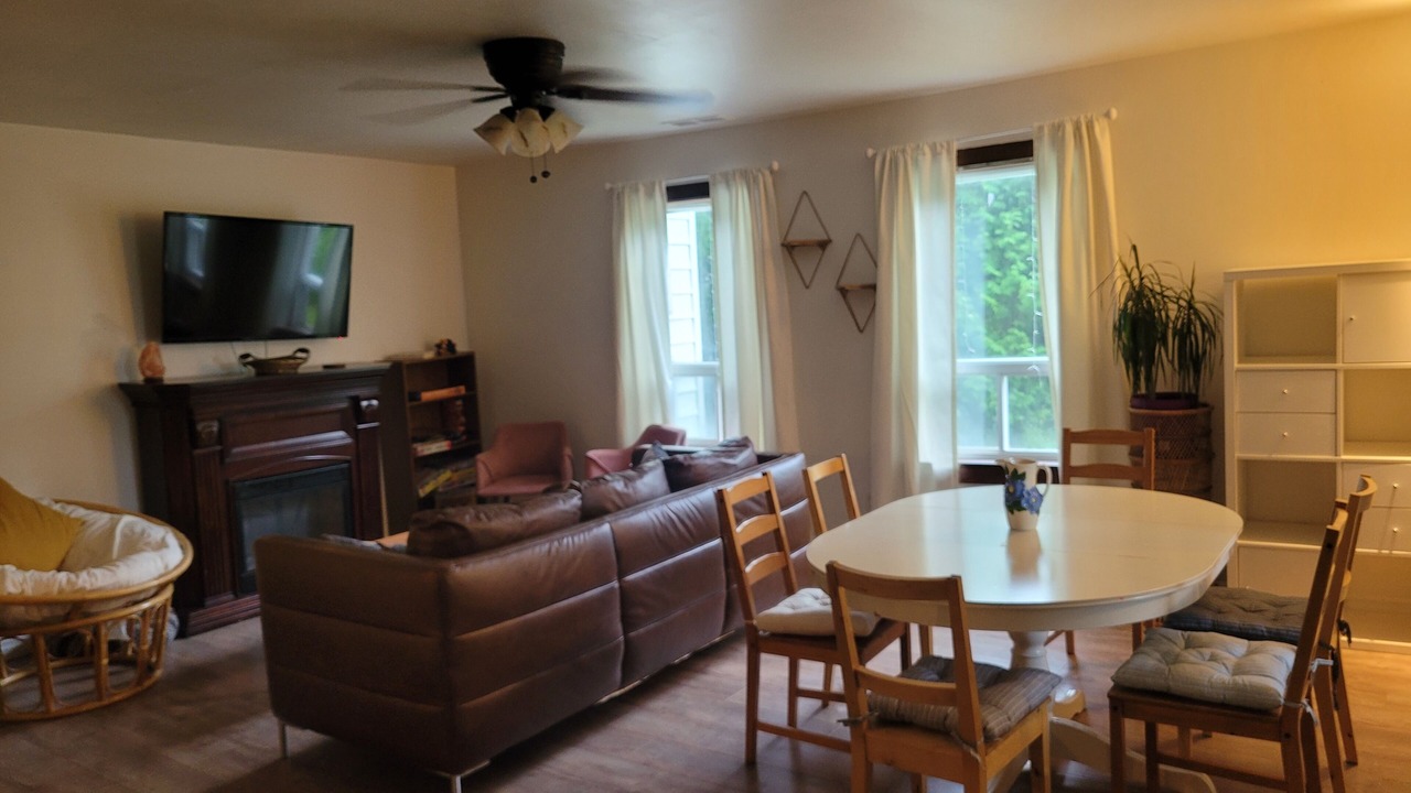 Photo of Livingroom in Windham Centre