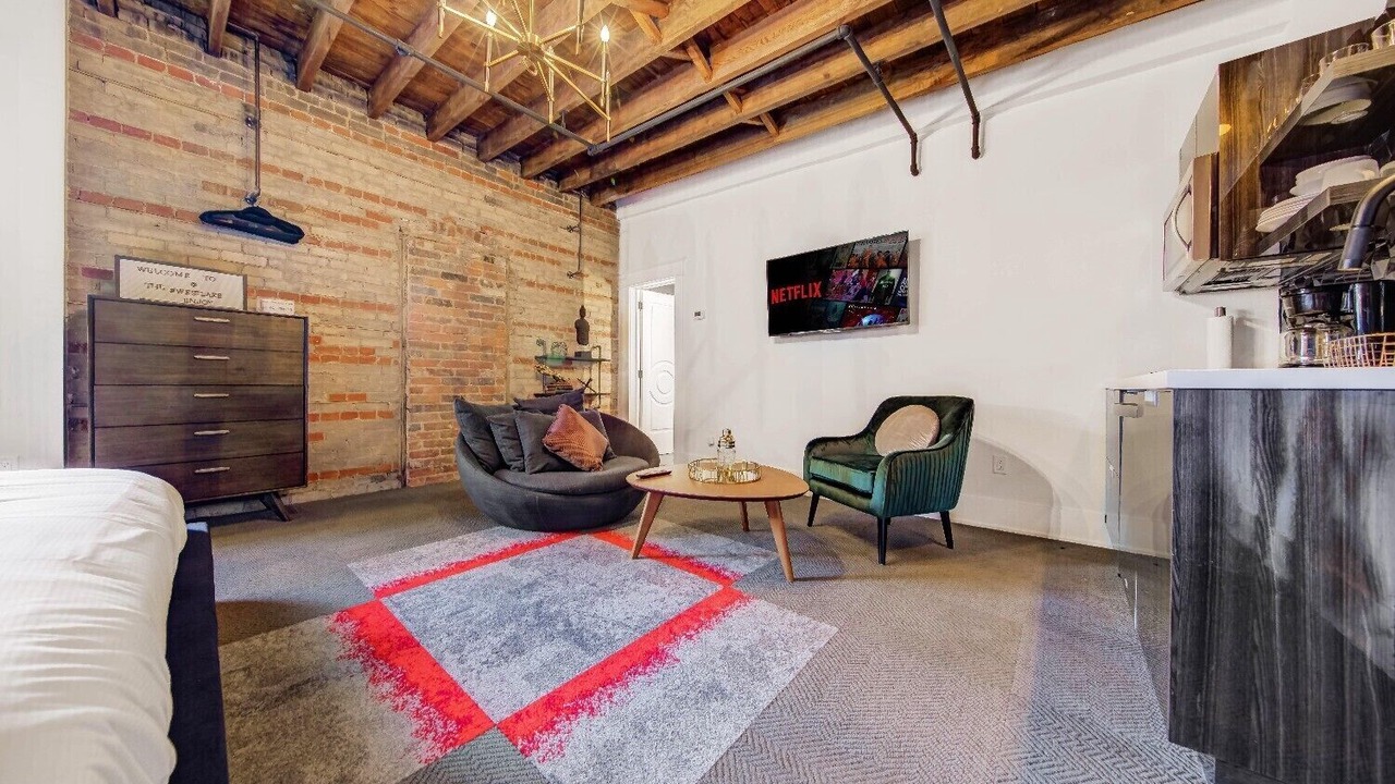 Photo of Livingroom in New Toronto