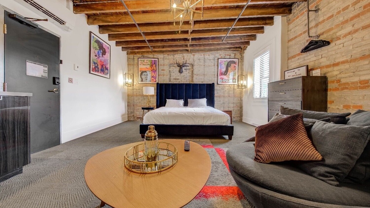 Photo of Livingroom in New Toronto