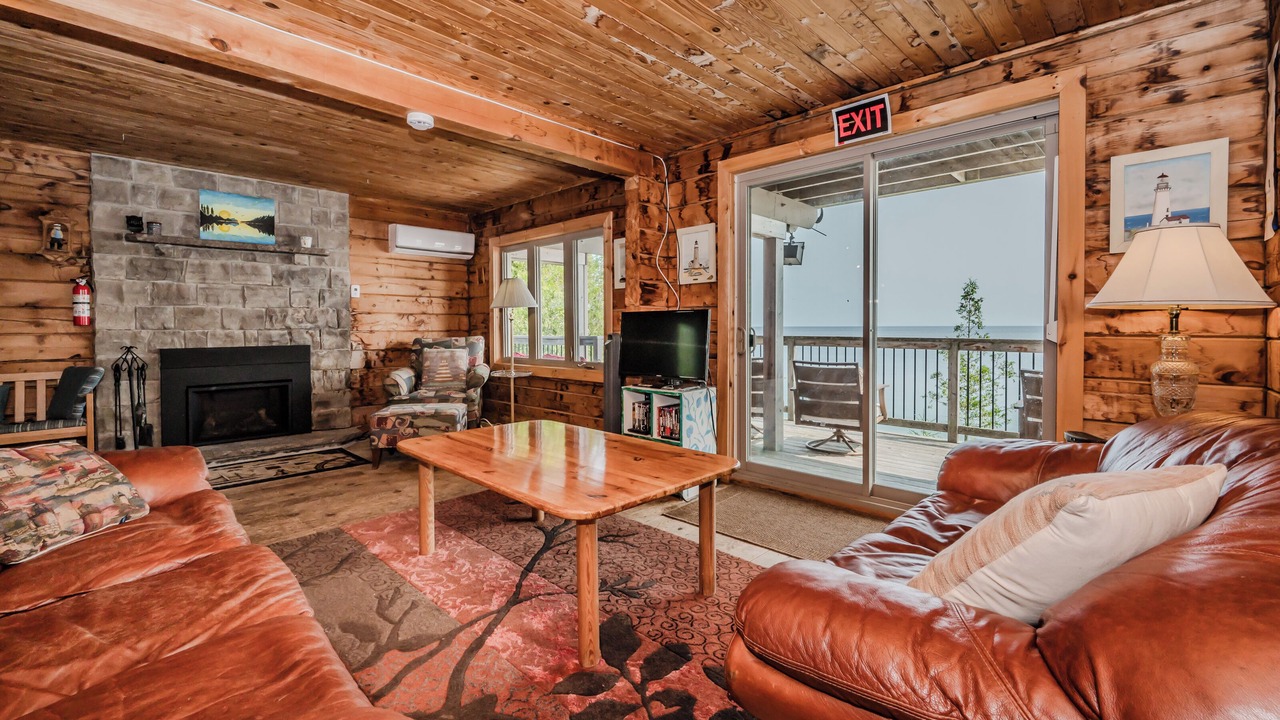 Photo of Livingroom in Lion's Head
