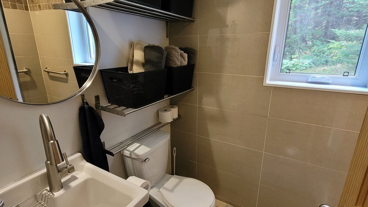 Photo of Bathroom in Saint-Hermenegilde