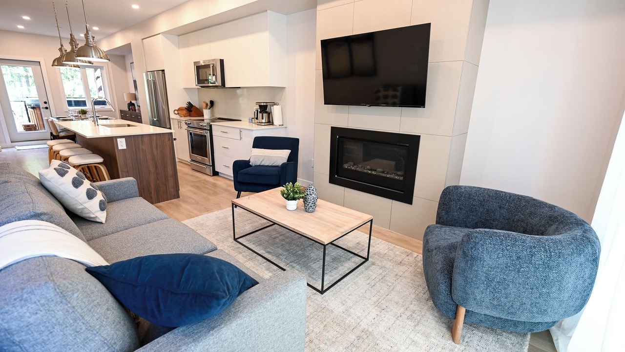 Photo of Livingroom in East Kootenay
