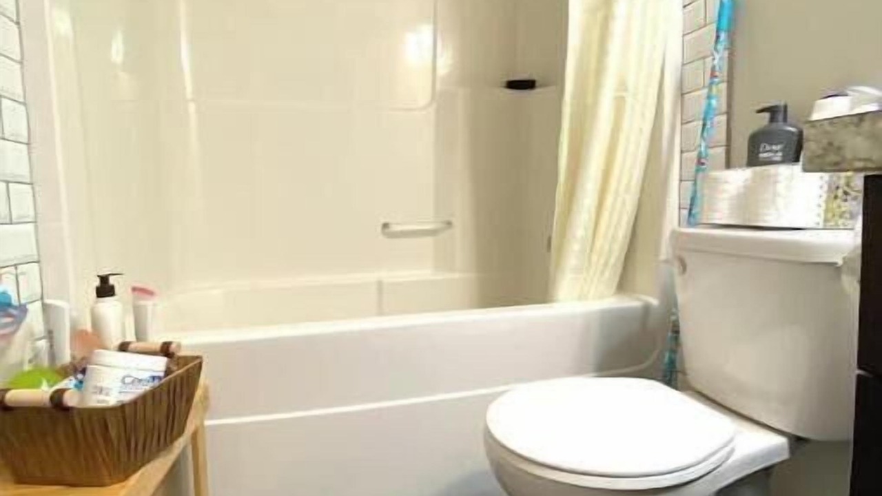 Photo of Bathroom in Sylvan Lake