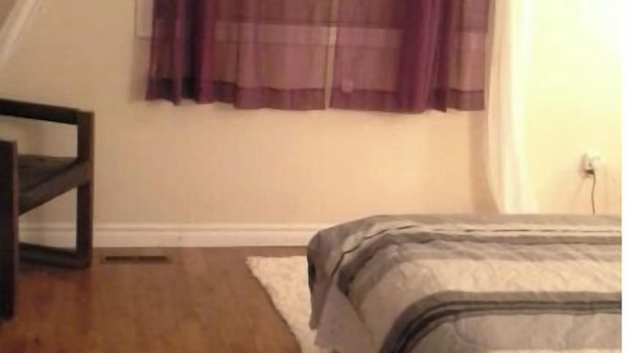 Photo of Bedroom in Dollard-des-Ormeaux
