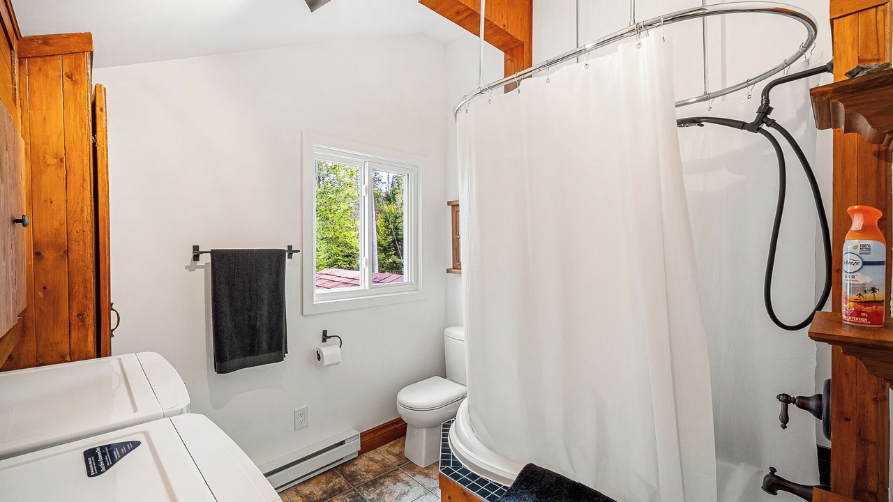 Photo of Bathroom in Weedon