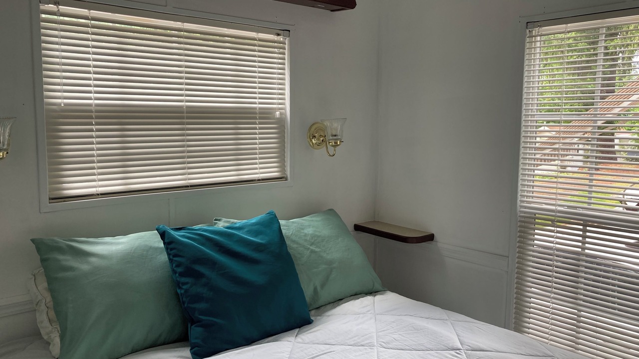 Photo of Bedroom in Lindell Beach