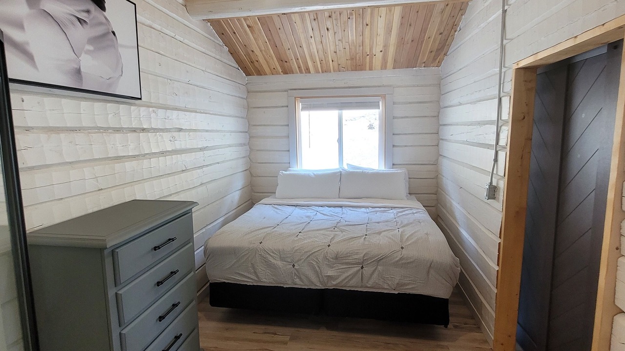 Photo of Bedroom in Okanagan-Similkameen