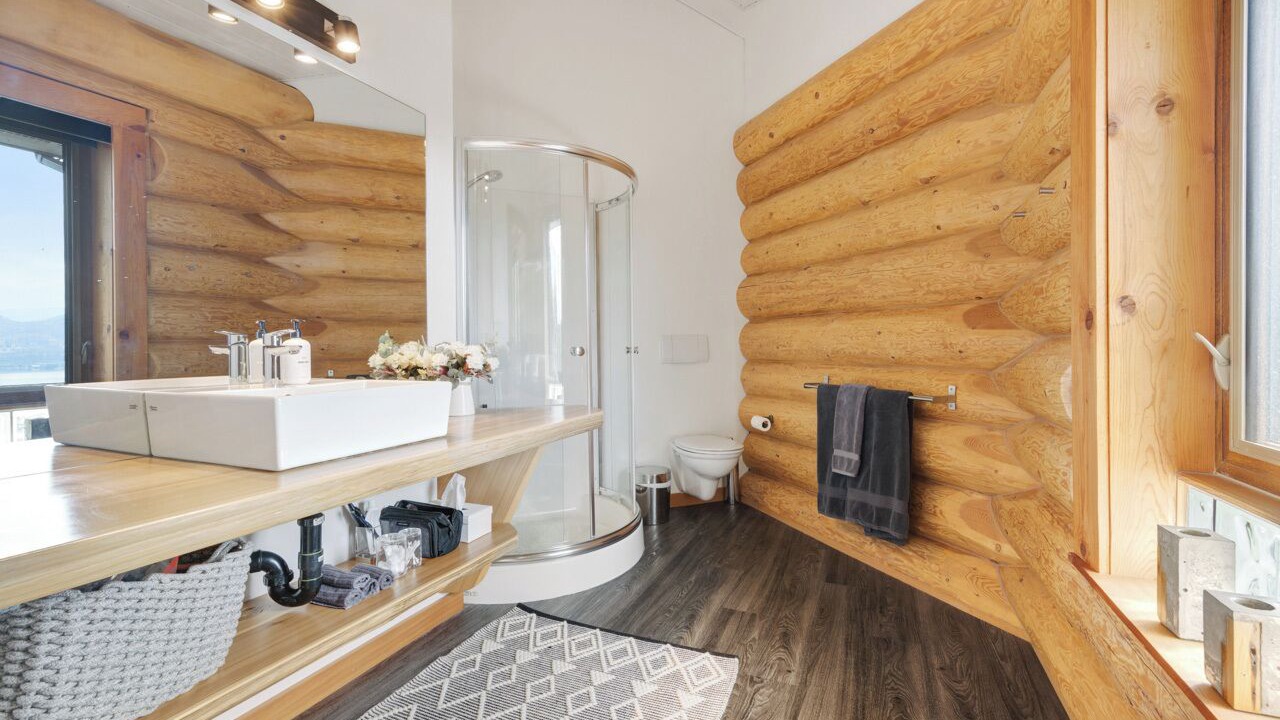 Photo of Bathroom in Okanagan-Similkameen