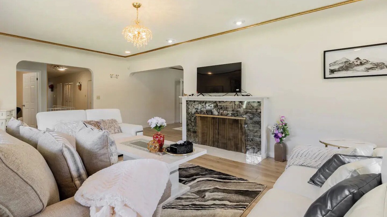 Photo of Livingroom in Shaughnessy