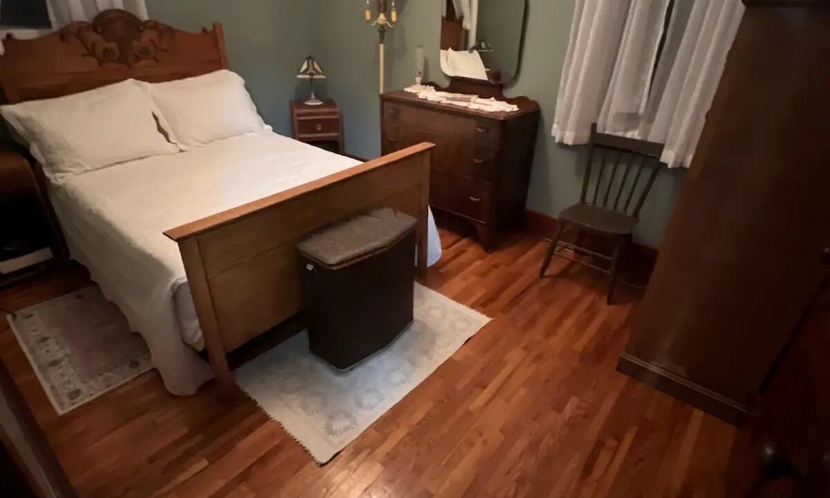 Photo of Bedroom in Montague
