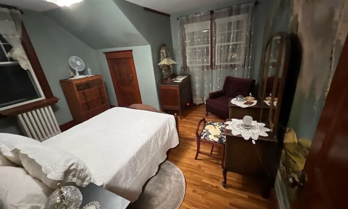 Photo of Bedroom in Montague