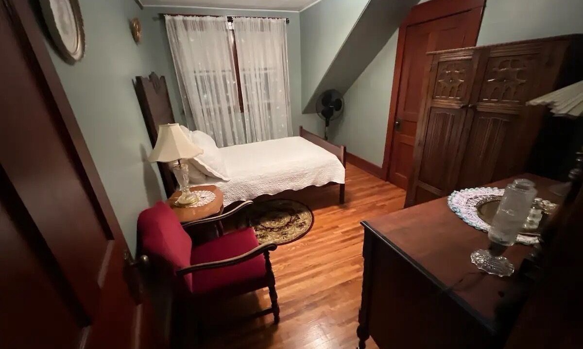 Photo of Bedroom in Montague