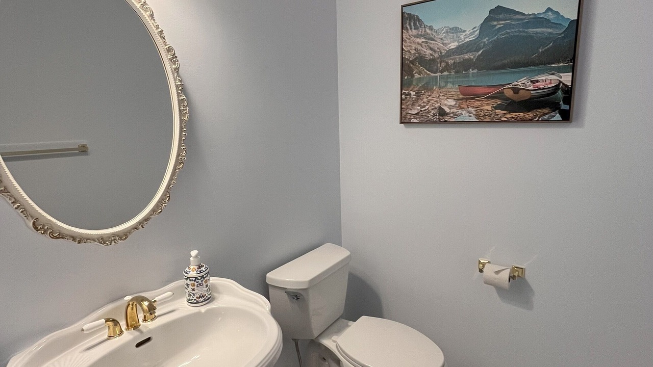 Photo of Bathroom in Arbour Lake