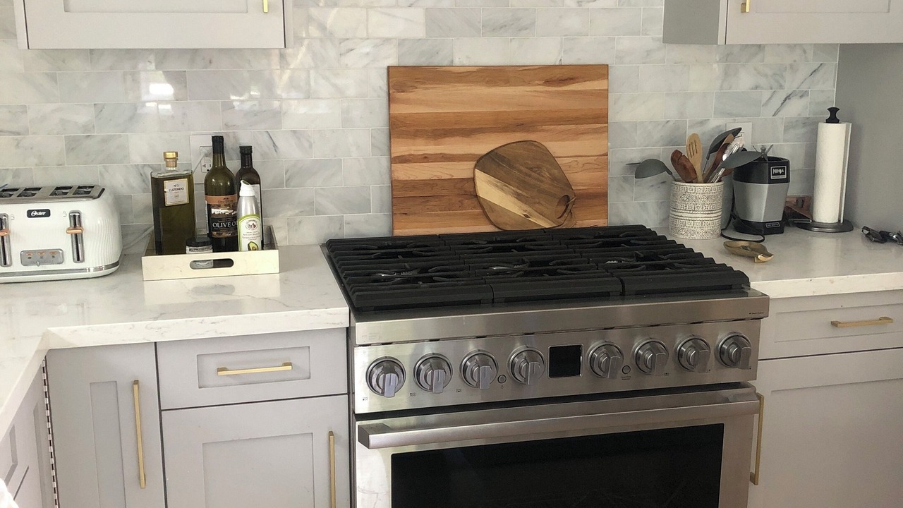 Photo of Kitchen in West Vancouver