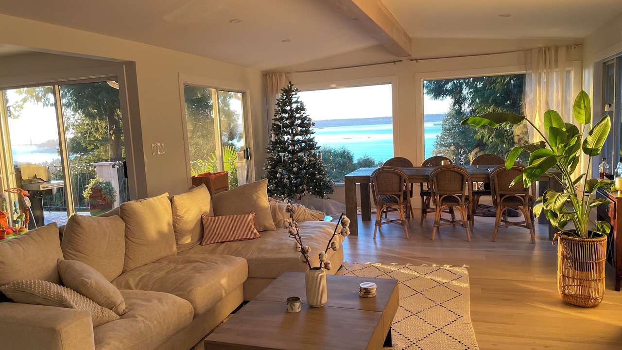 Photo of Livingroom in West Vancouver