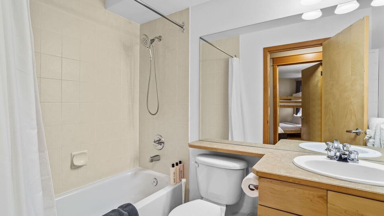 Photo of Bathroom in Cougar Creek