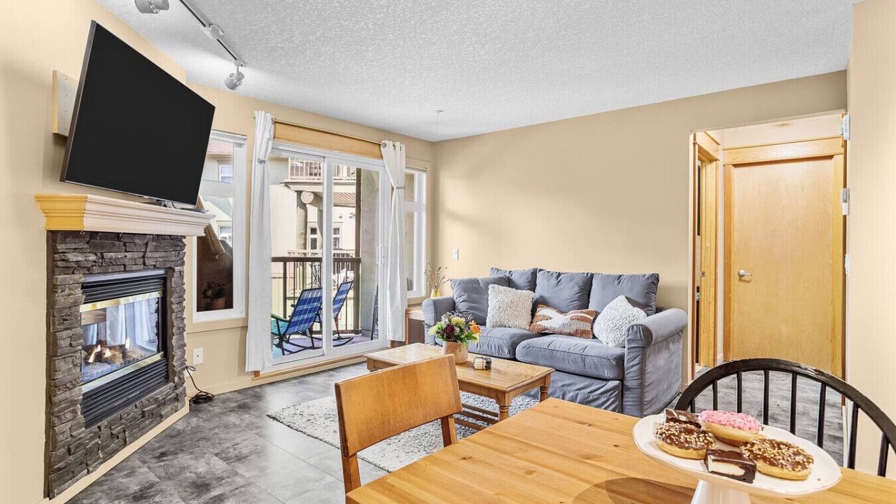 Photo of Livingroom in Cougar Creek
