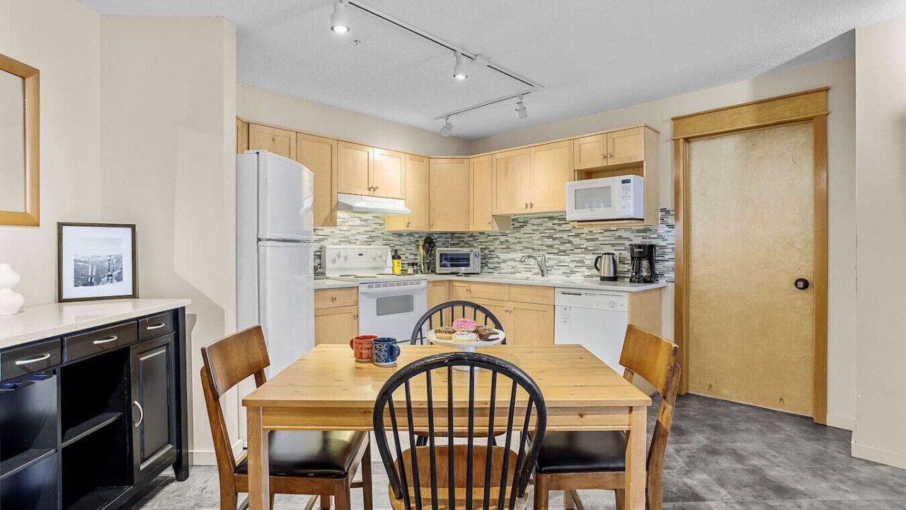 Photo of Kitchen in Cougar Creek