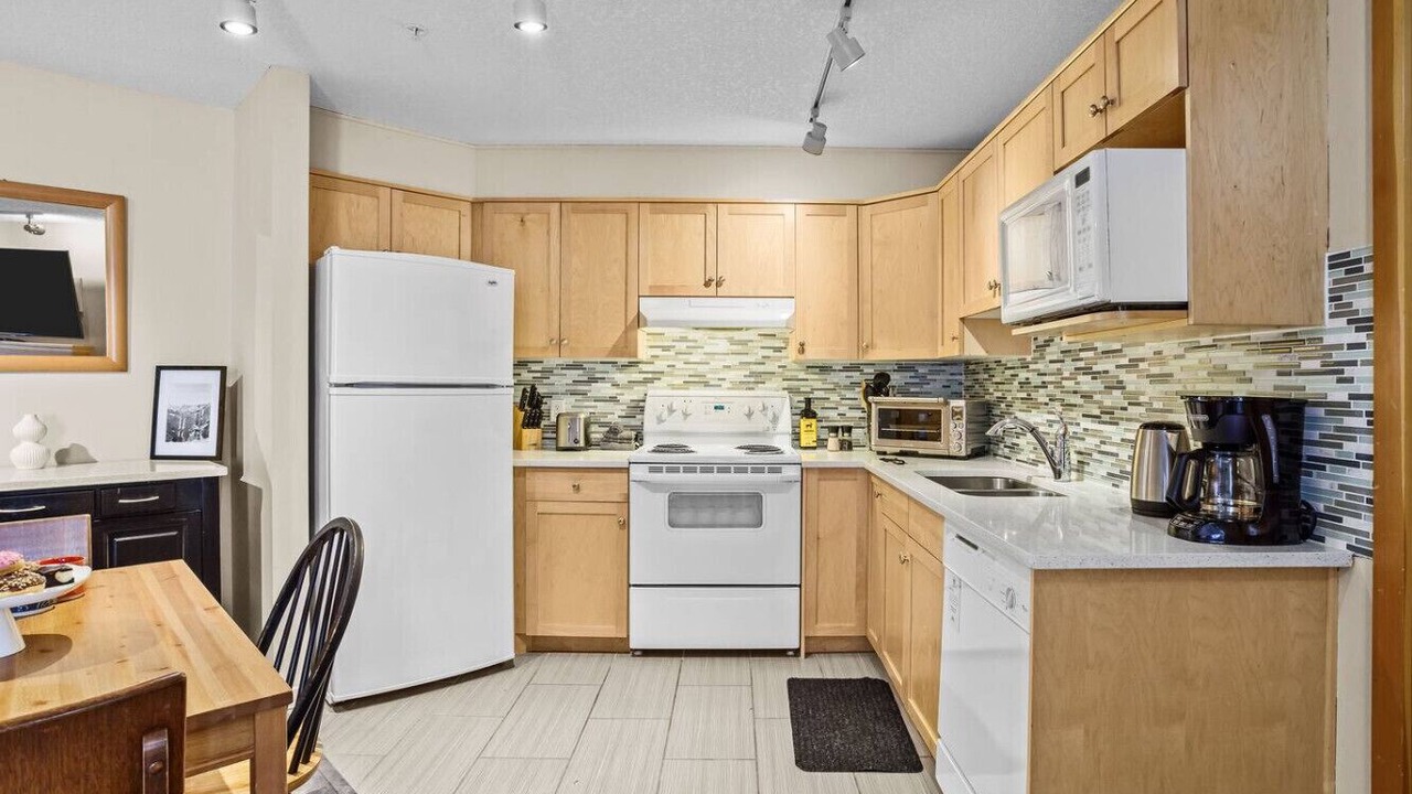 Photo of Kitchen in Cougar Creek