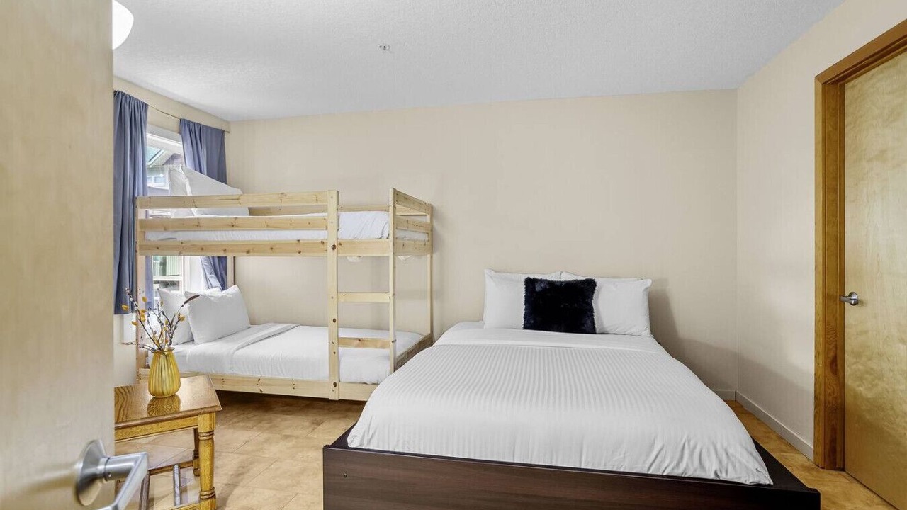 Photo of Bedroom in Cougar Creek