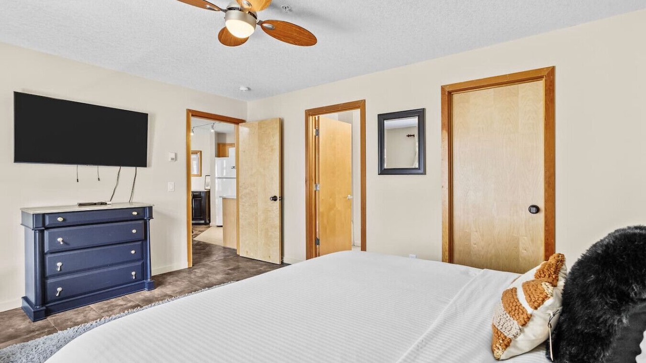 Photo of Bedroom in Cougar Creek